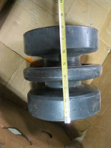 Berco roller idler - roller,